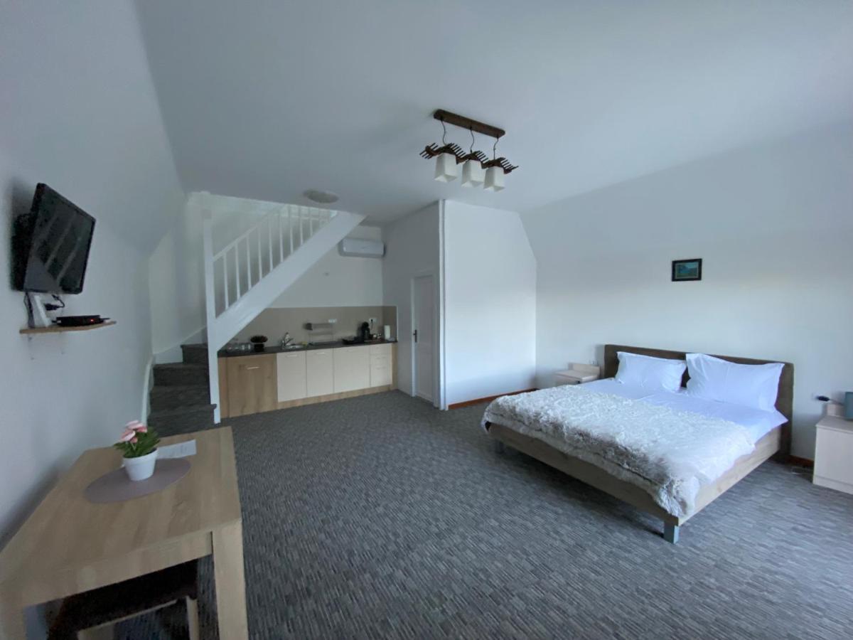 Green Property Dofteana Экстерьер фото