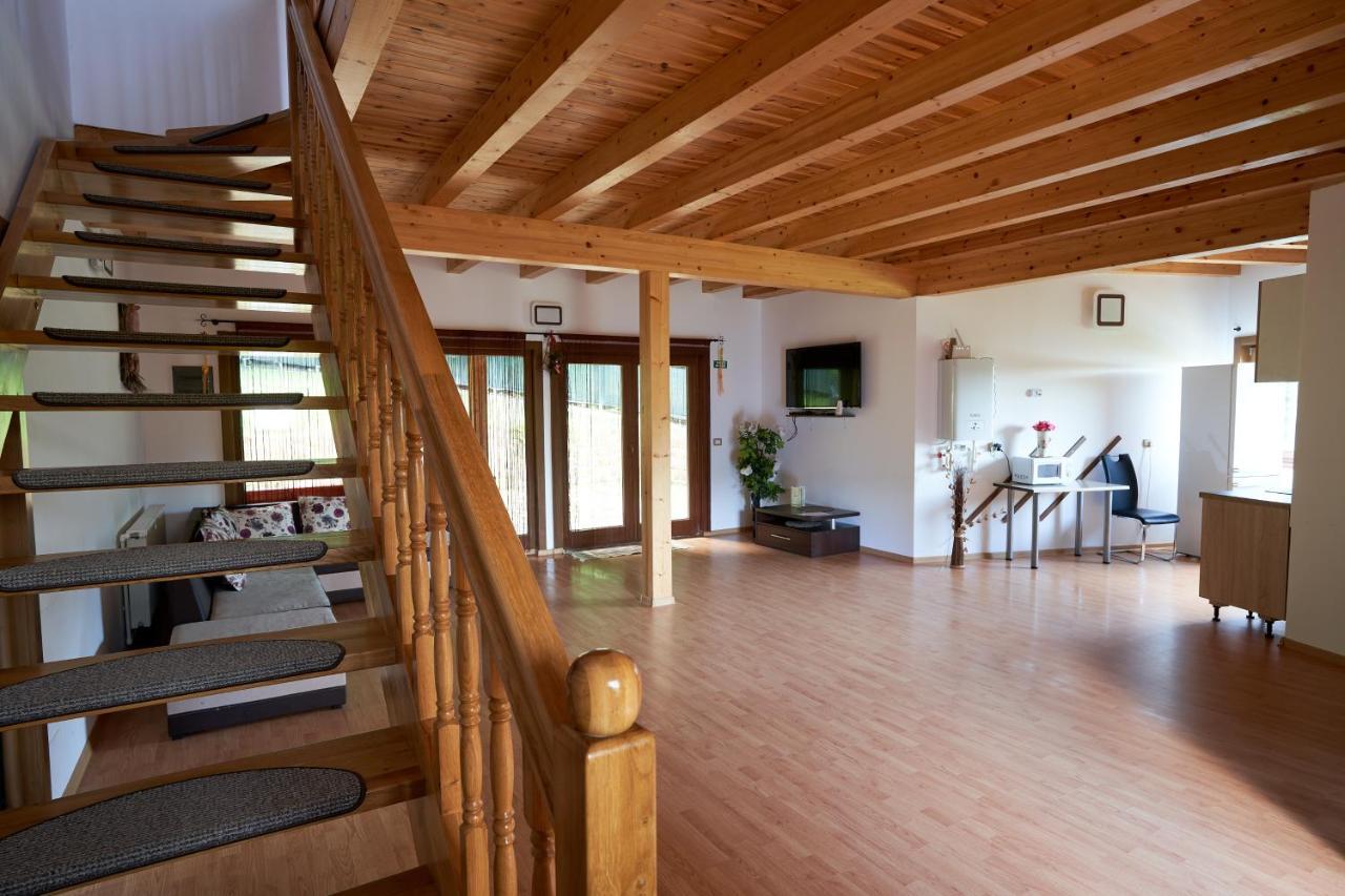 Green Property Dofteana Экстерьер фото